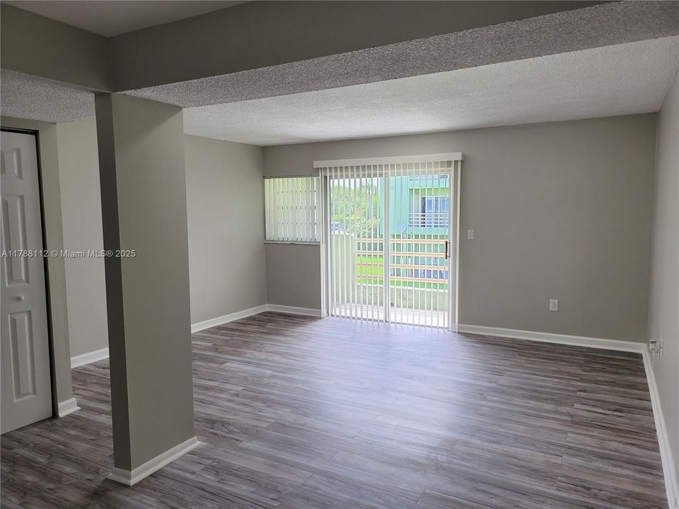 Recently Sold: $335,800 (2 beds, 2 baths, 1108 Square Feet)