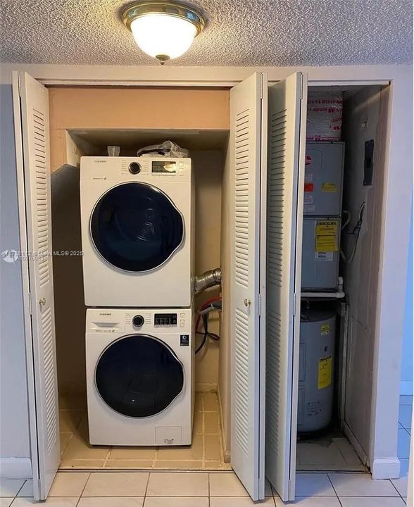 Recently Sold: $335,800 (2 beds, 2 baths, 1108 Square Feet)