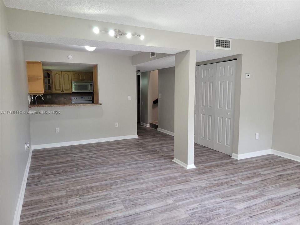 Recently Sold: $335,800 (2 beds, 2 baths, 1108 Square Feet)