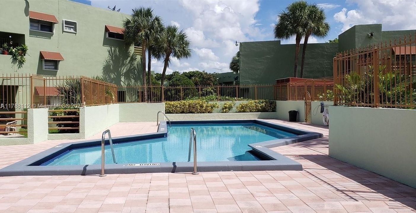 Recently Sold: $335,800 (2 beds, 2 baths, 1108 Square Feet)