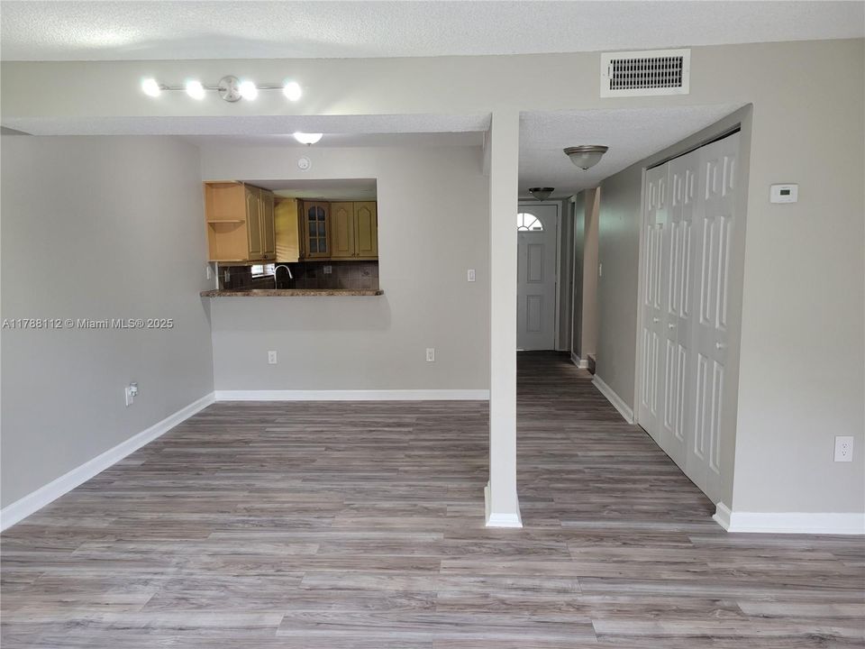 Recently Sold: $335,800 (2 beds, 2 baths, 1108 Square Feet)