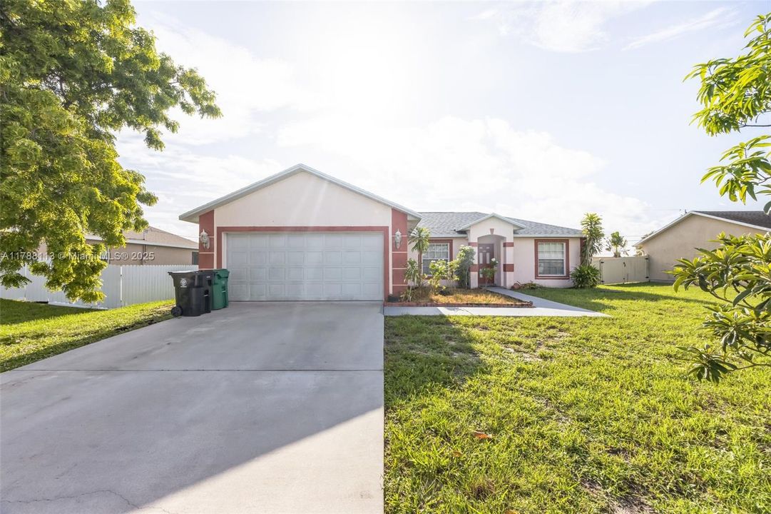 Vendido Recientemente: $339,900 (3 camas, 2 baños, 1396 Pies cuadrados)