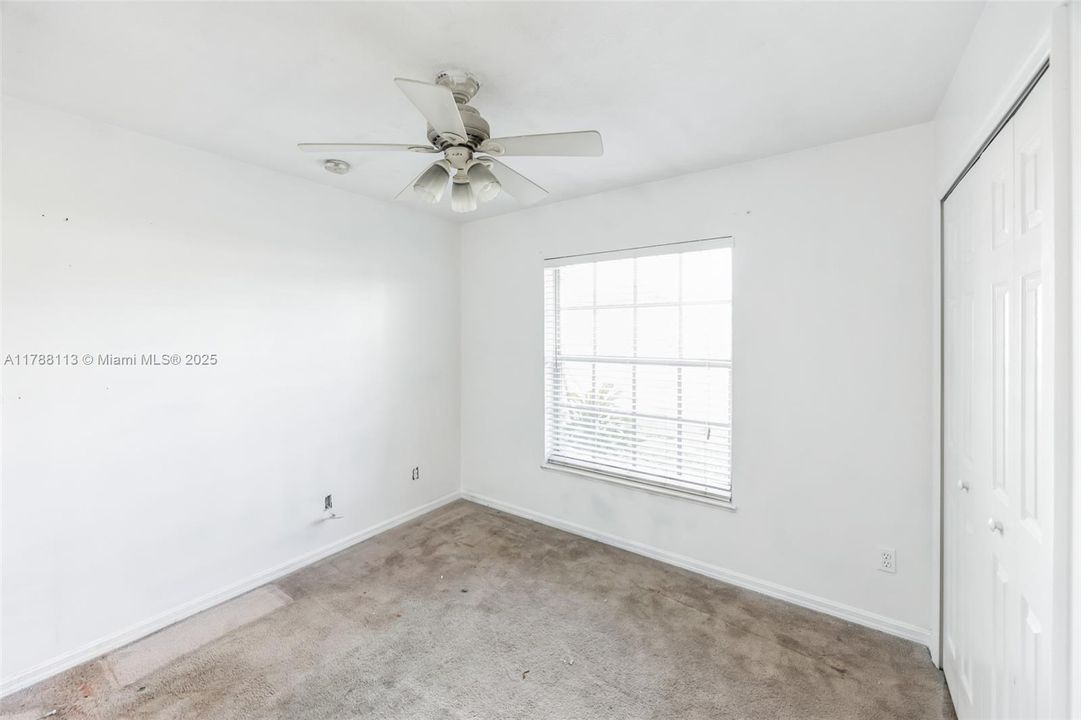 Vendido Recientemente: $339,900 (3 camas, 2 baños, 1396 Pies cuadrados)