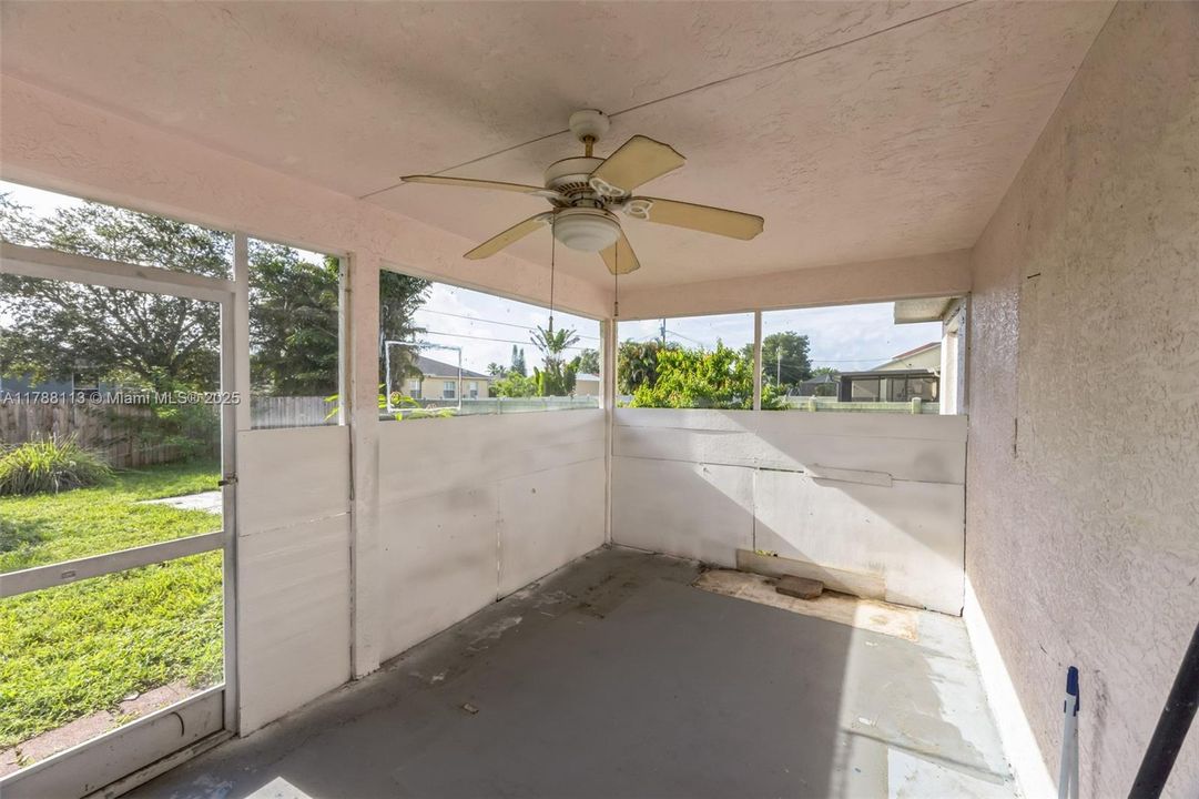 Vendido Recientemente: $339,900 (3 camas, 2 baños, 1396 Pies cuadrados)