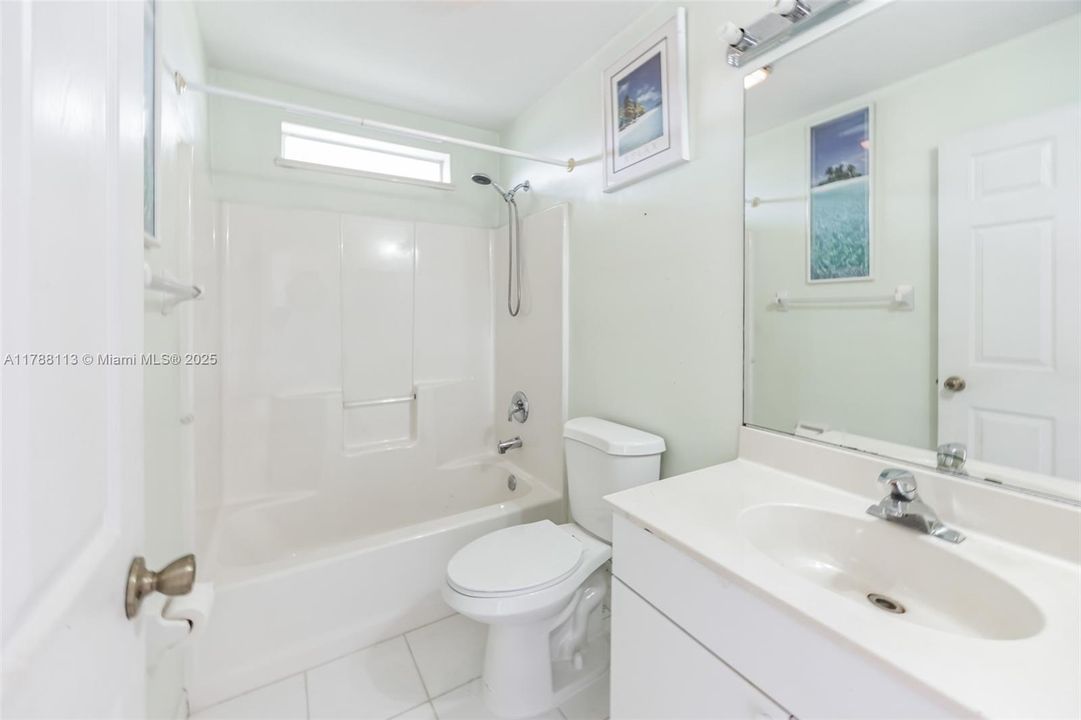 Vendido Recientemente: $339,900 (3 camas, 2 baños, 1396 Pies cuadrados)