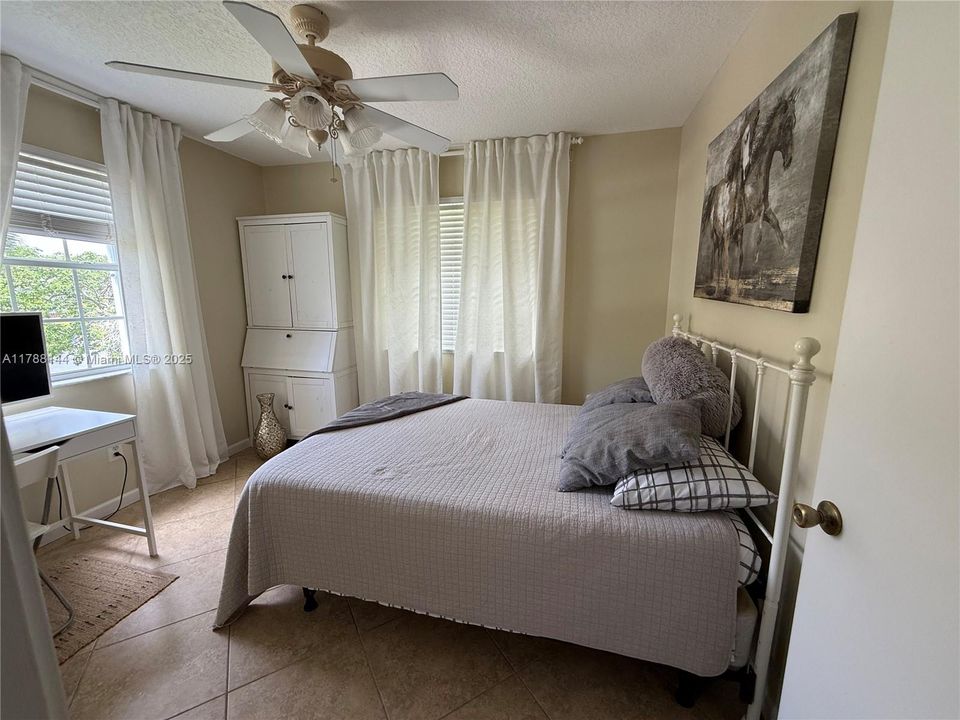 Recently Rented: $1,850 (2 beds, 2 baths, 850 Square Feet)