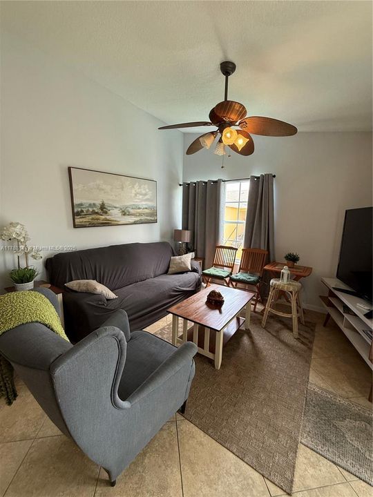 Recently Rented: $1,850 (2 beds, 2 baths, 850 Square Feet)