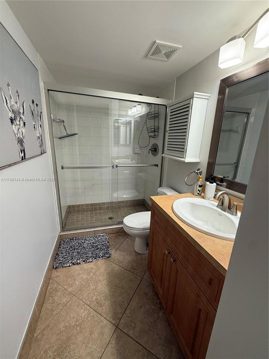 Recently Rented: $1,850 (2 beds, 2 baths, 850 Square Feet)