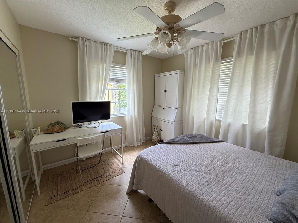 Recently Rented: $1,850 (2 beds, 2 baths, 850 Square Feet)