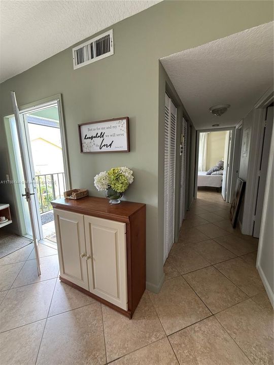 Recently Rented: $1,850 (2 beds, 2 baths, 850 Square Feet)