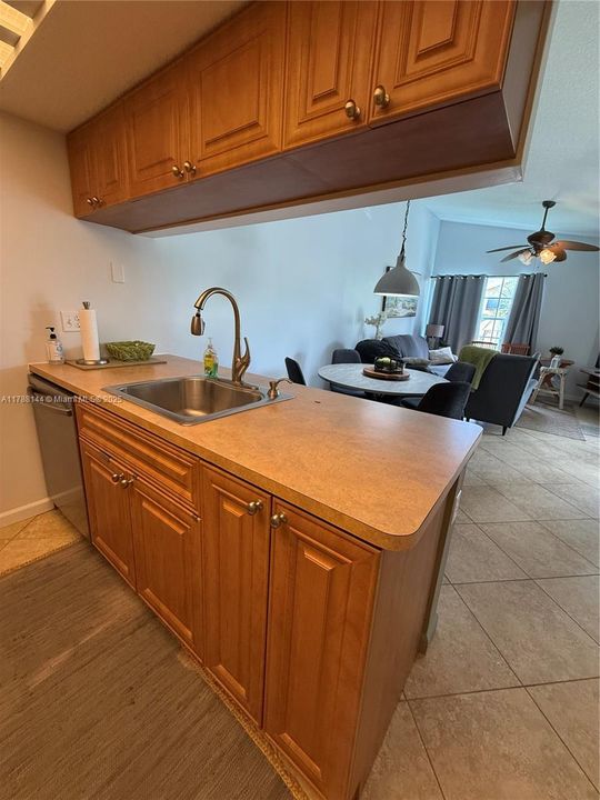 Recently Rented: $1,850 (2 beds, 2 baths, 850 Square Feet)