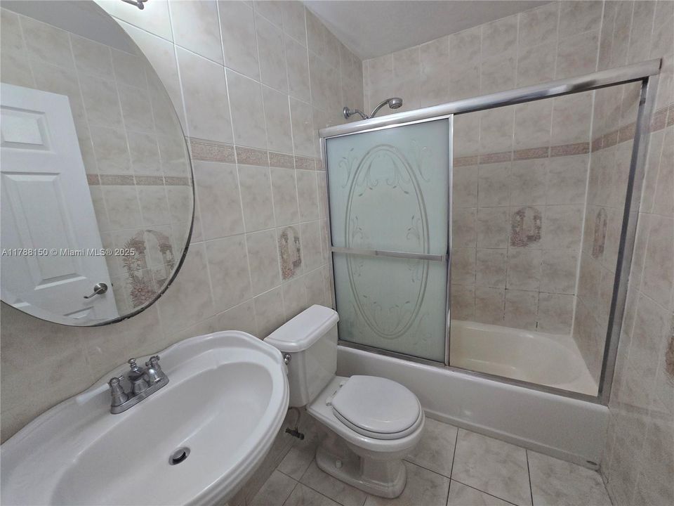 Vendido Recientemente: $259,900 (2 camas, 1 baños, 1019 Pies cuadrados)