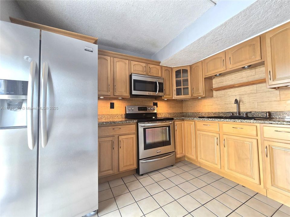 Vendido Recientemente: $259,900 (2 camas, 1 baños, 1019 Pies cuadrados)