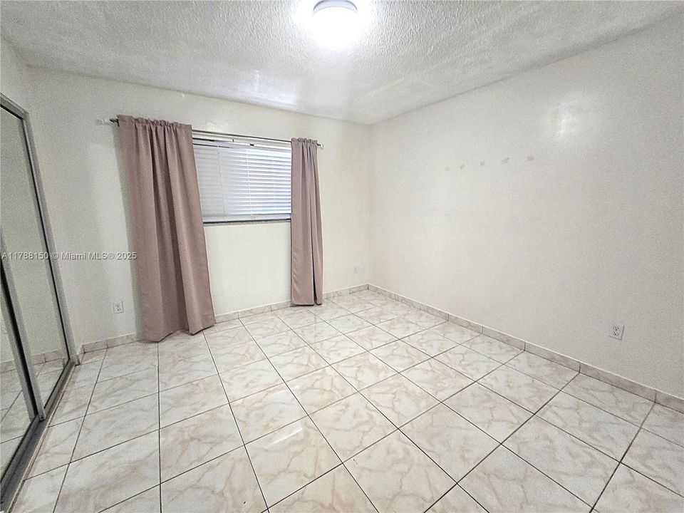 Vendido Recientemente: $259,900 (2 camas, 1 baños, 1019 Pies cuadrados)