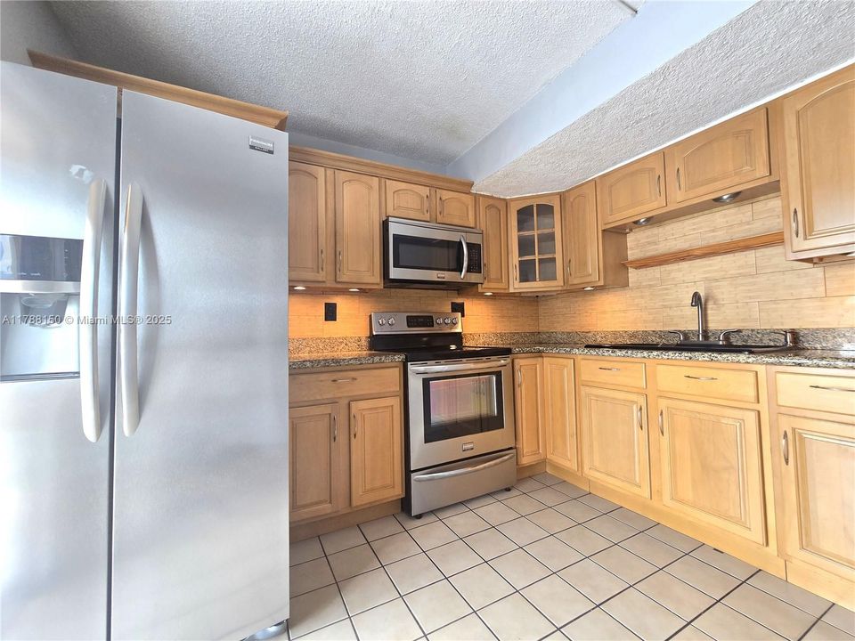 Vendido Recientemente: $259,900 (2 camas, 1 baños, 1019 Pies cuadrados)