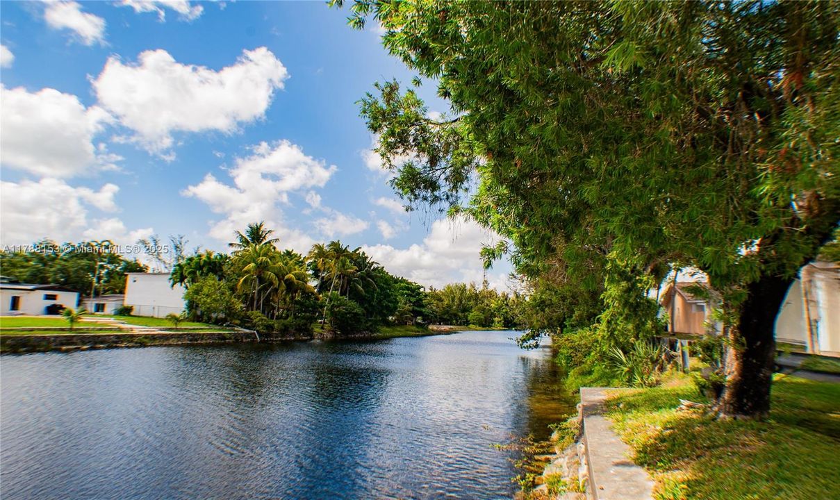 Недавно продано: $489,900 (3 спален, 2 ванн, 1190 Квадратных фут)