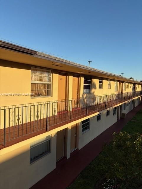 Под контрактом: $212,500 (1 спален, 1 ванн, 622 Квадратных фут)