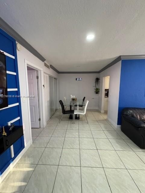 Под контрактом: $212,500 (1 спален, 1 ванн, 622 Квадратных фут)