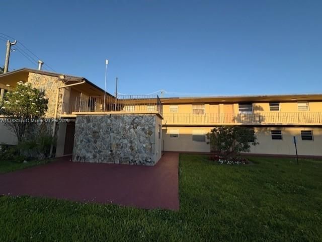 Под контрактом: $212,500 (1 спален, 1 ванн, 622 Квадратных фут)