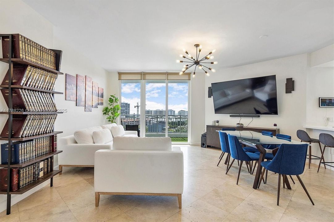 最近售出: $1,275,000 (3 贝兹, 2 浴室, 1731 平方英尺)