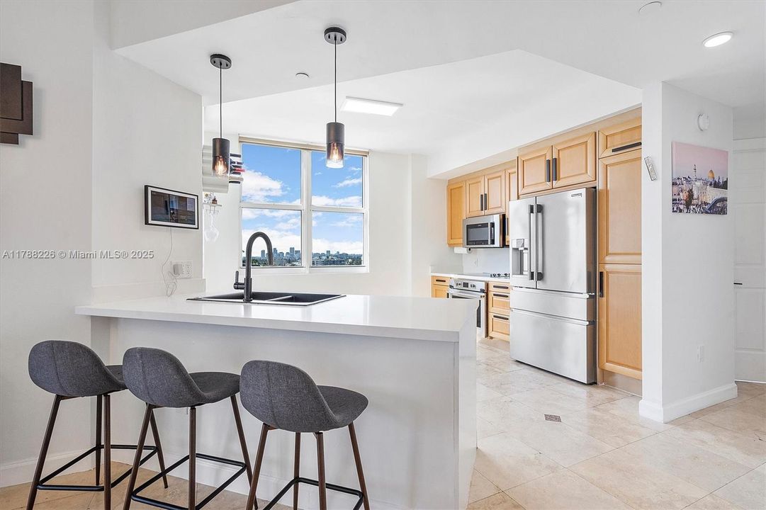 最近售出: $1,275,000 (3 贝兹, 2 浴室, 1731 平方英尺)