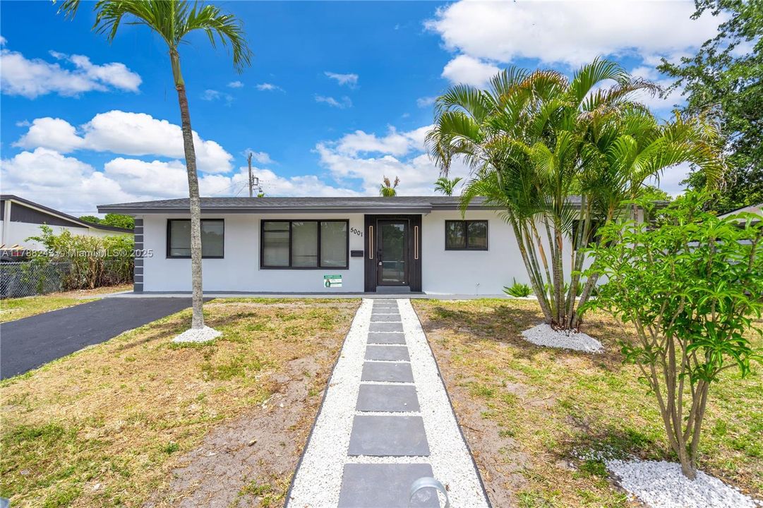 Recently Sold: $640,000 (3 beds, 2 baths, 1378 Square Feet)