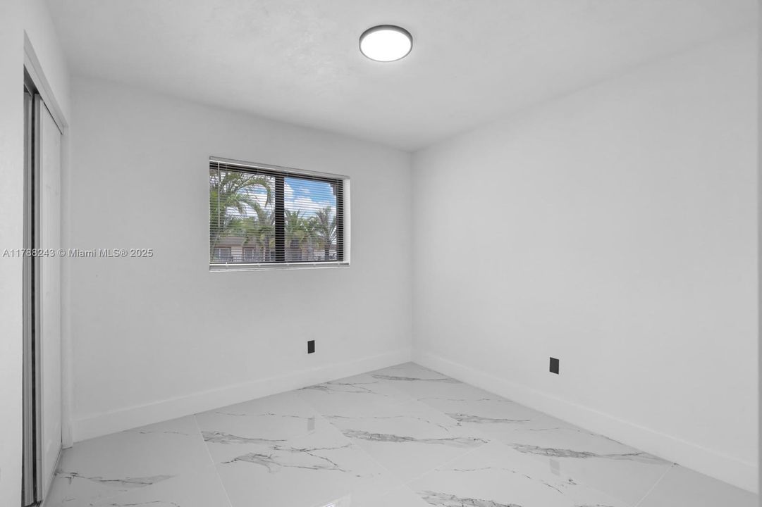 Recently Sold: $640,000 (3 beds, 2 baths, 1378 Square Feet)