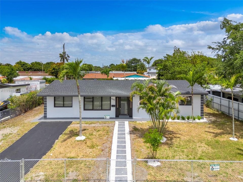 Recently Sold: $640,000 (3 beds, 2 baths, 1378 Square Feet)