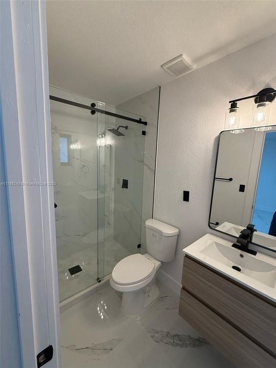 Recently Sold: $640,000 (3 beds, 2 baths, 1378 Square Feet)