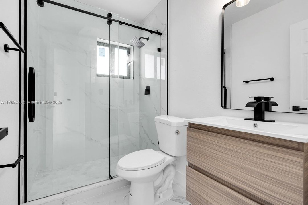 Recently Sold: $640,000 (3 beds, 2 baths, 1378 Square Feet)