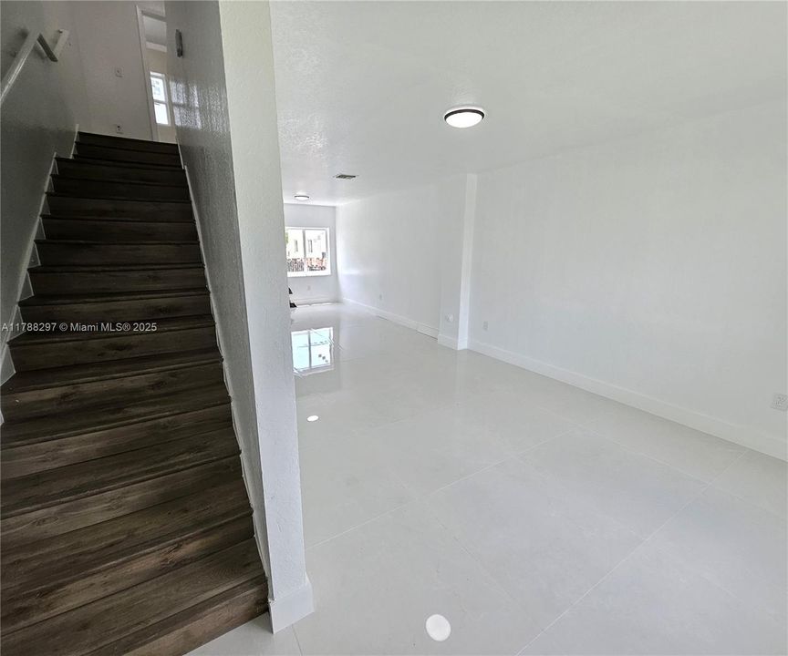 待售: $225,000 (3 贝兹, 2 浴室, 1150 平方英尺)