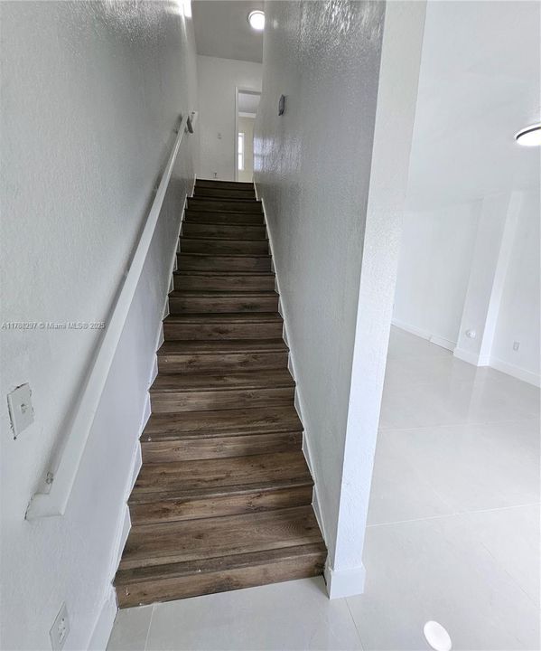 待售: $225,000 (3 贝兹, 2 浴室, 1150 平方英尺)