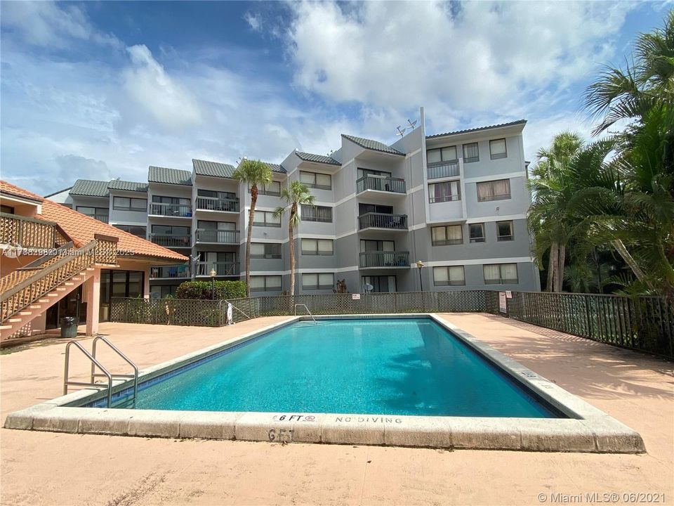 Recently Sold: $120,000 (1 beds, 1 baths, 775 Square Feet)