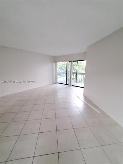 Recently Sold: $120,000 (1 beds, 1 baths, 775 Square Feet)