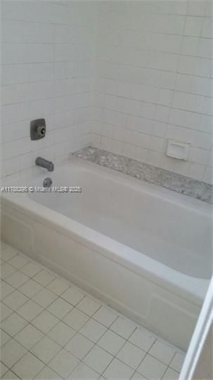 Recently Sold: $120,000 (1 beds, 1 baths, 775 Square Feet)