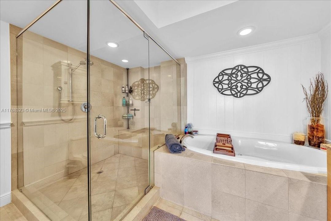 Recently Sold: $999,000 (2 beds, 2 baths, 1337 Square Feet)