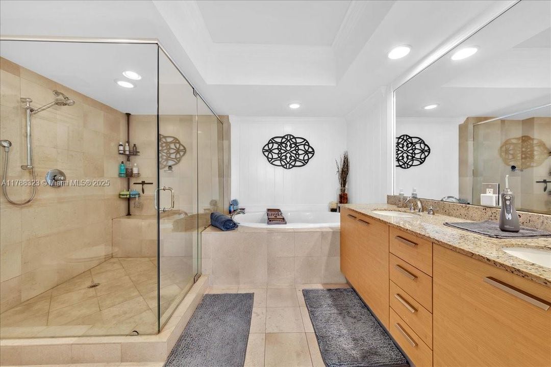 Recently Sold: $999,000 (2 beds, 2 baths, 1337 Square Feet)