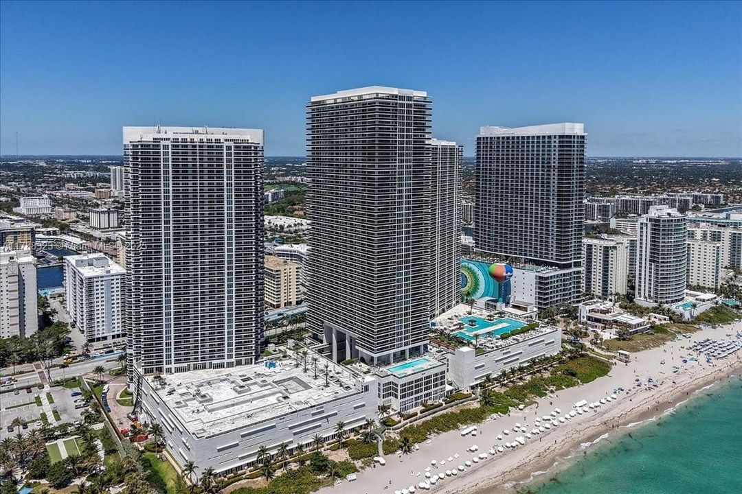 Recently Sold: $999,000 (2 beds, 2 baths, 1337 Square Feet)