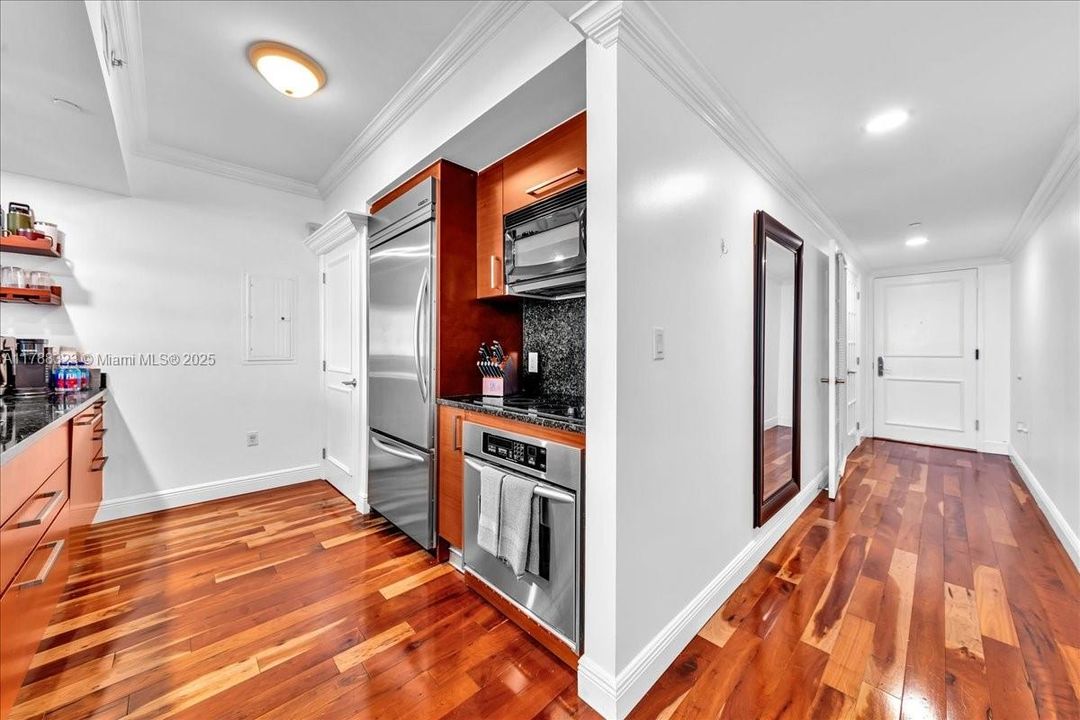 Recently Sold: $999,000 (2 beds, 2 baths, 1337 Square Feet)