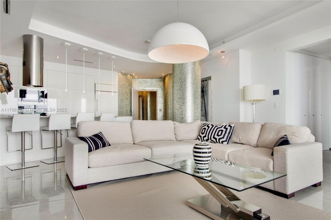 Recently Sold: $2,300,000 (2 beds, 2 baths, 1536 Square Feet)