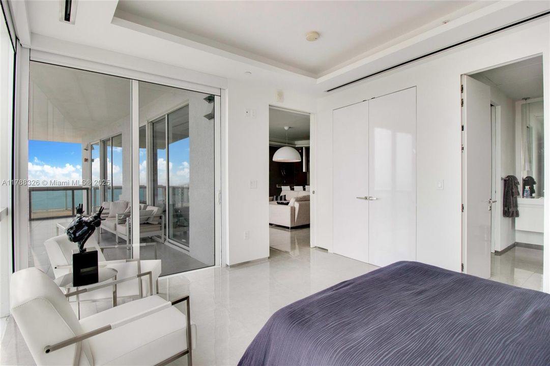 Recently Sold: $2,300,000 (2 beds, 2 baths, 1536 Square Feet)