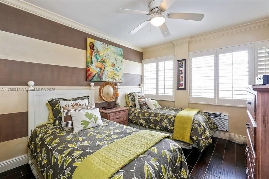 For Rent: $2,400 (2 beds, 2 baths, 858 Square Feet)