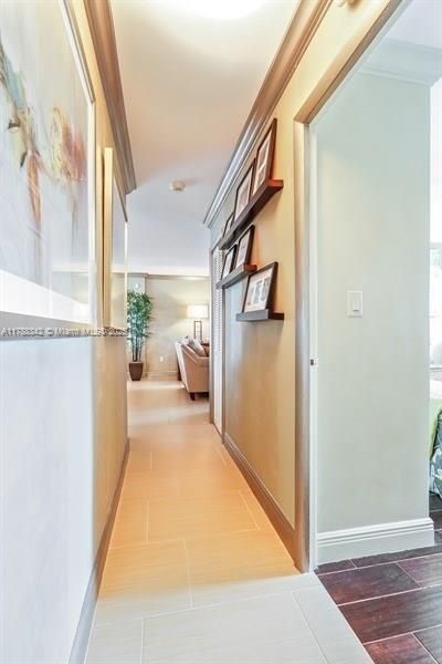 For Rent: $2,400 (2 beds, 2 baths, 858 Square Feet)