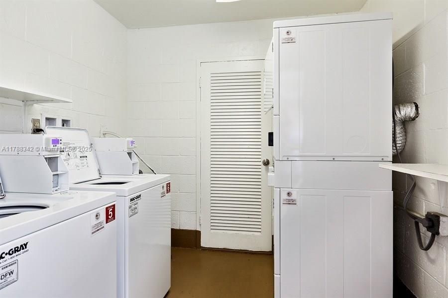 For Rent: $2,400 (2 beds, 2 baths, 858 Square Feet)