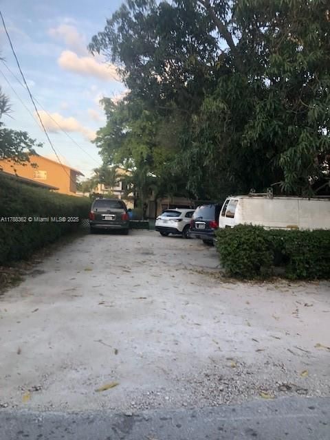 For Sale: $695,000 (5 beds, 2 baths, 2692 Square Feet)