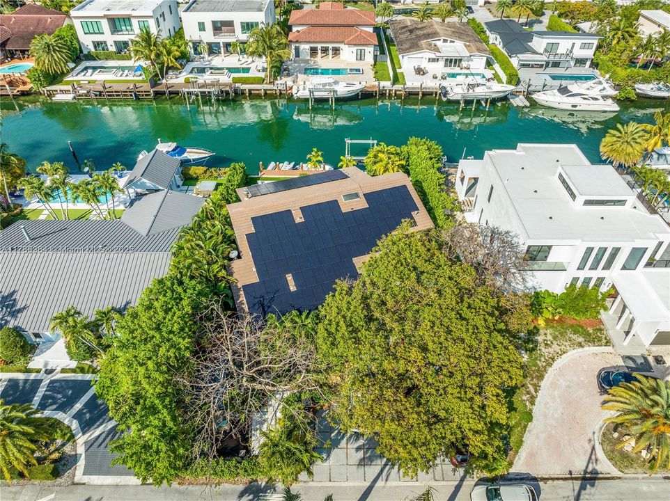 最近售出: $4,495,000 (4 贝兹, 3 浴室, 3376 平方英尺)