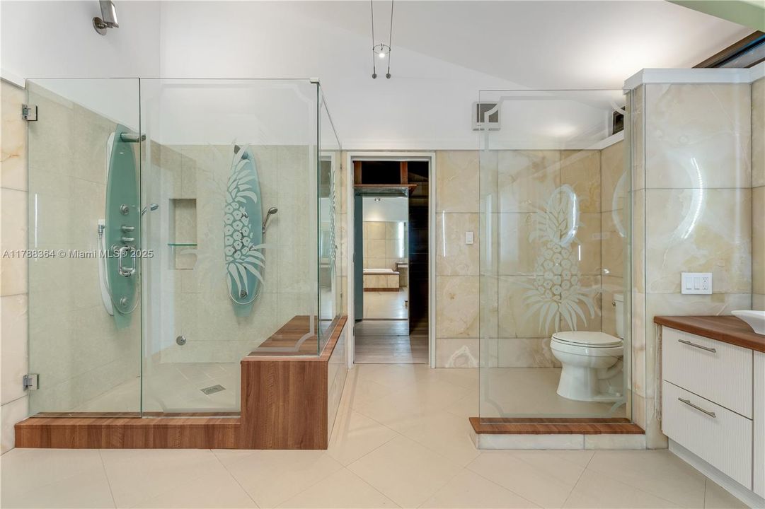 最近售出: $4,495,000 (4 贝兹, 3 浴室, 3376 平方英尺)