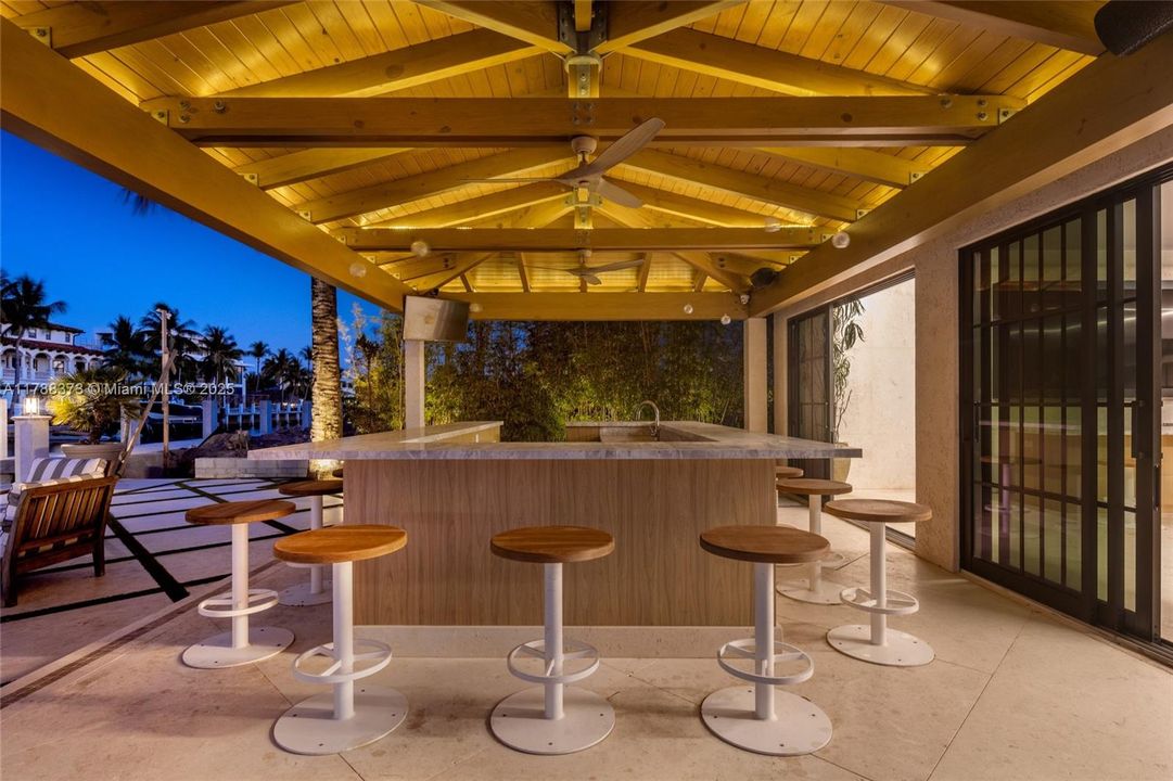 For Sale: $39,000,000 (8 beds, 9 baths, 14846 Square Feet)