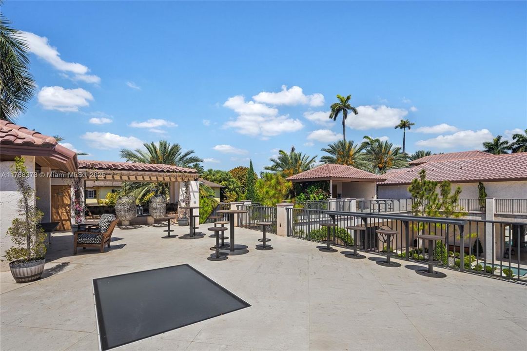 For Sale: $39,000,000 (8 beds, 9 baths, 14846 Square Feet)