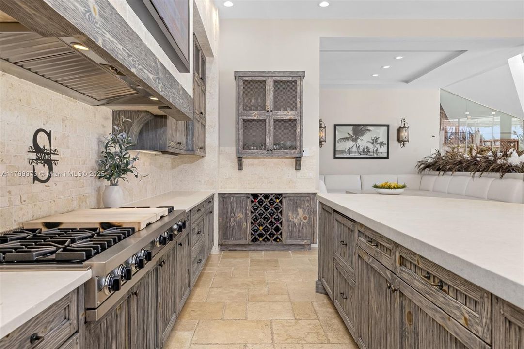 For Sale: $39,000,000 (8 beds, 9 baths, 14846 Square Feet)